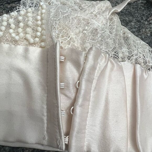 Victorias Secret Luxe Bridal Beaded Lace Silk Bralette bra Cream Limited Edition - Picture 7 of 8